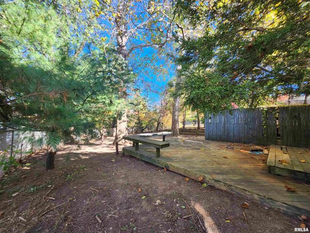 2715 W HUNTINGTON Drive, Peoria, IL 61614