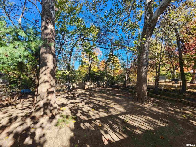 2715 W HUNTINGTON Drive, Peoria, IL 61614