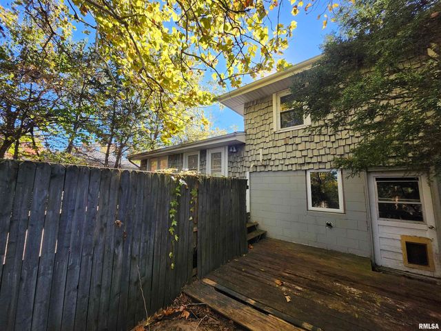 2715 W HUNTINGTON Drive, Peoria, IL 61614