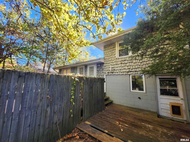 2715 W HUNTINGTON Drive, Peoria, IL 61614