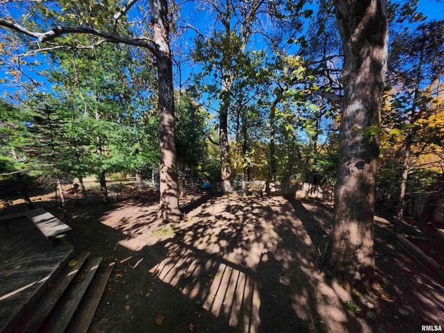 2715 W HUNTINGTON Drive, Peoria, IL 61614