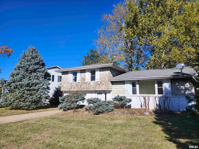 2715 W HUNTINGTON Drive, Peoria, IL 61614