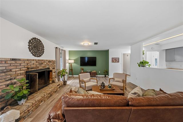 1002 PINE TREE DRIVE, Eustis, FL 32726