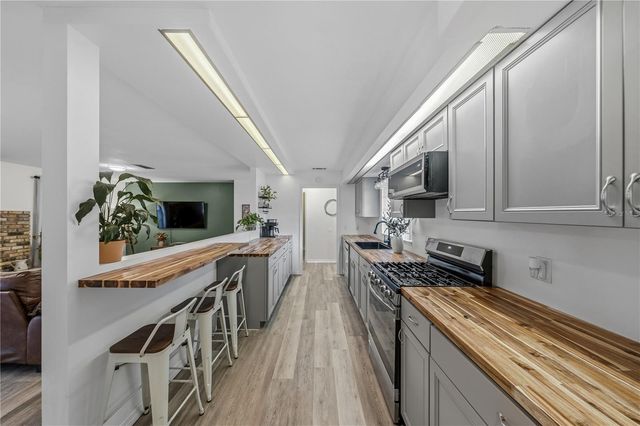 1002 PINE TREE DRIVE, Eustis, FL 32726