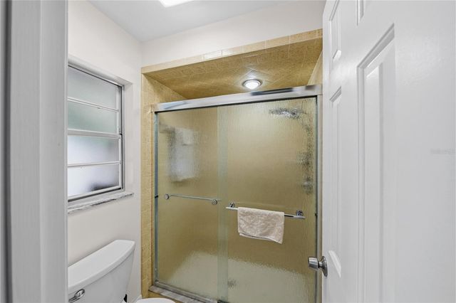 1002 PINE TREE DRIVE, Eustis, FL 32726