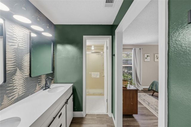 1002 PINE TREE DRIVE, Eustis, FL 32726