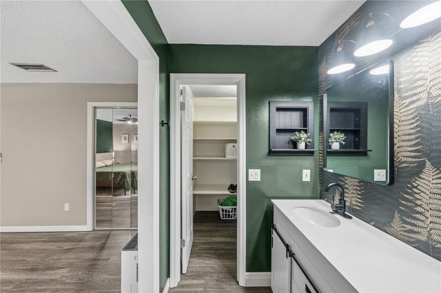 1002 PINE TREE DRIVE, Eustis, FL 32726