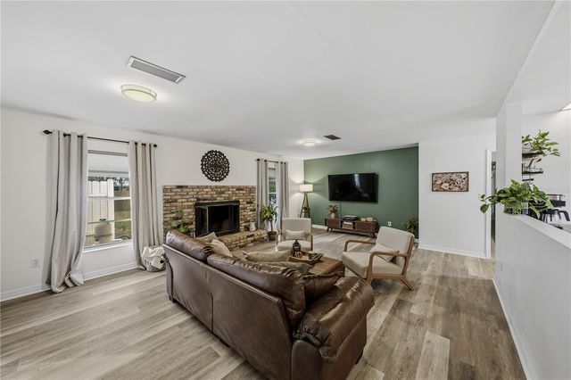 1002 PINE TREE DRIVE, Eustis, FL 32726