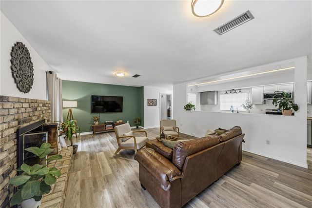 1002 PINE TREE DRIVE, Eustis, FL 32726