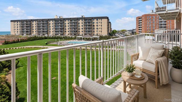 2 Richmond Road 3U, Lido Beach, NY 11561