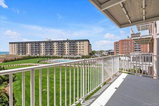 2 Richmond Road 3U, Lido Beach, NY 11561