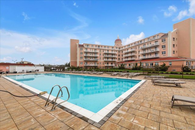 2 Richmond Road 3U, Lido Beach, NY 11561