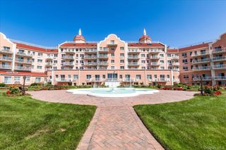 2 Richmond Road 3U, Lido Beach, NY 11561