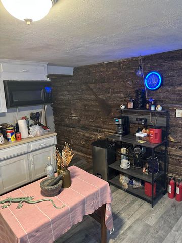 7 Box Street, Arcola, MO 65603