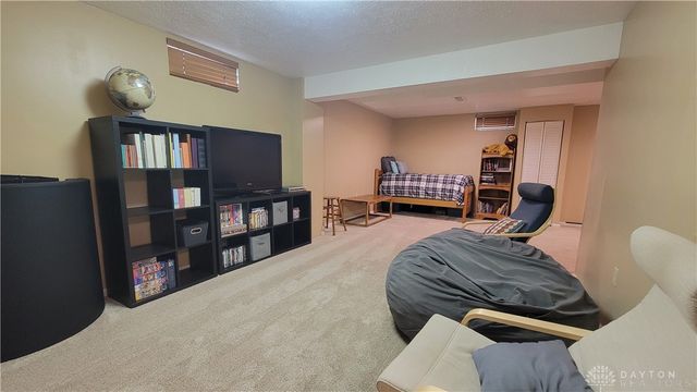 5992 Mount Royal Drive, Clayton, OH 45315