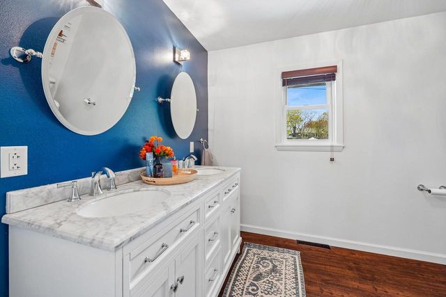 1730 Lilly LANE, New Berlin, WI 53146