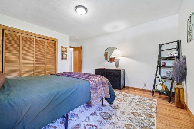 1730 Lilly LANE, New Berlin, WI 53146