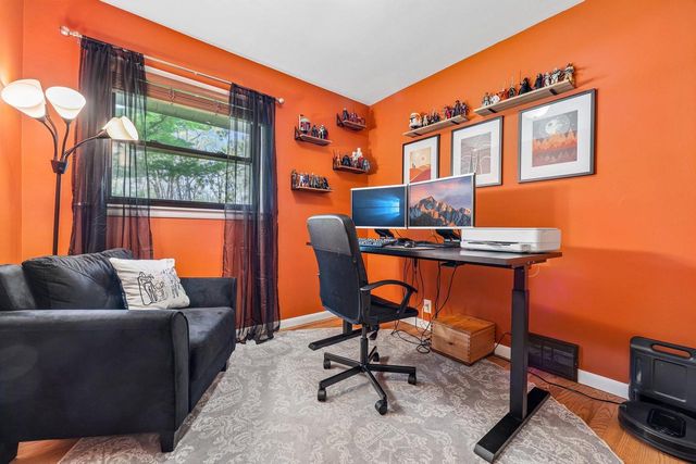 1730 Lilly LANE, New Berlin, WI 53146