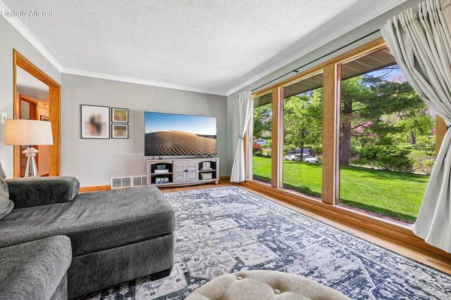 1730 Lilly LANE, New Berlin, WI 53146