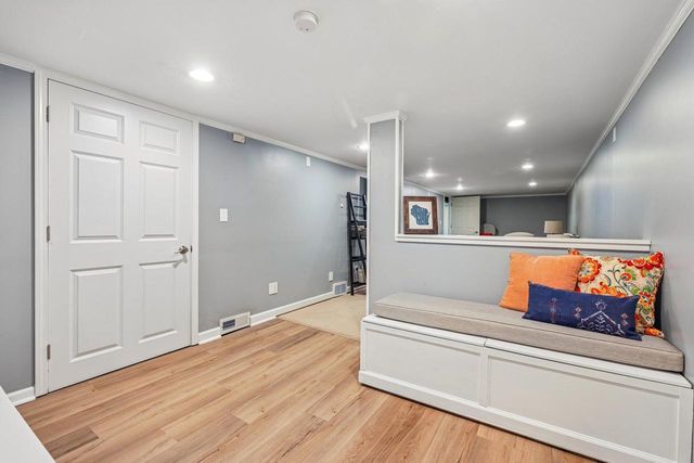 1730 Lilly LANE, New Berlin, WI 53146