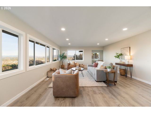 55 Sw LOVHAR Dr, Gresham, OR 97080