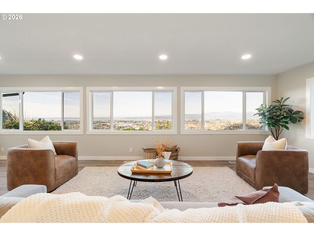 55 Sw LOVHAR Dr, Gresham, OR 97080