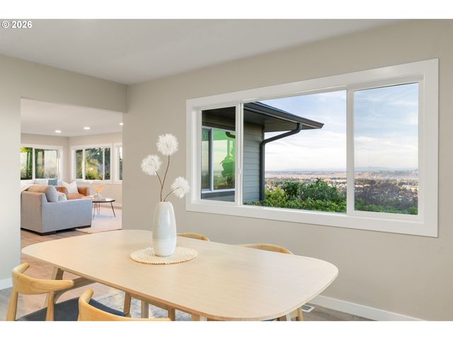 55 Sw LOVHAR Dr, Gresham, OR 97080