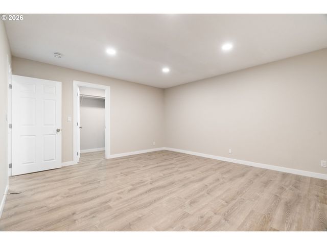 55 Sw LOVHAR Dr, Gresham, OR 97080