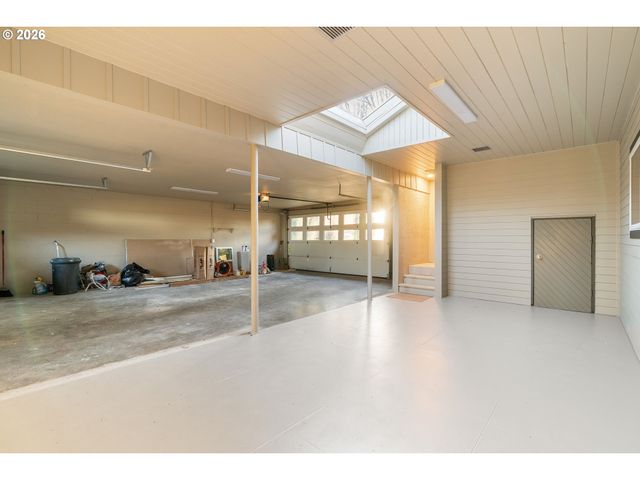 55 Sw LOVHAR Dr, Gresham, OR 97080