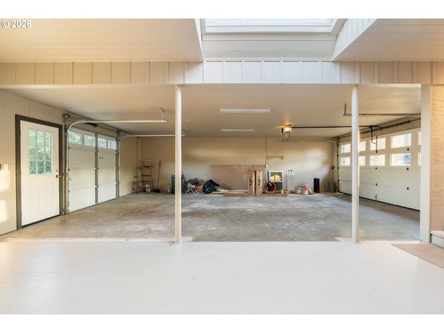 55 Sw LOVHAR Dr, Gresham, OR 97080