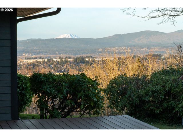 55 Sw LOVHAR Dr, Gresham, OR 97080