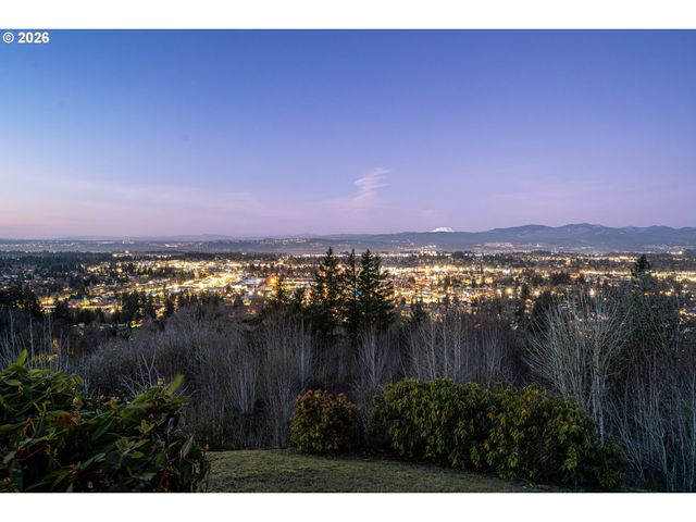 55 Sw LOVHAR Dr, Gresham, OR 97080