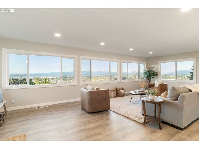 55 Sw LOVHAR Dr, Gresham, OR 97080