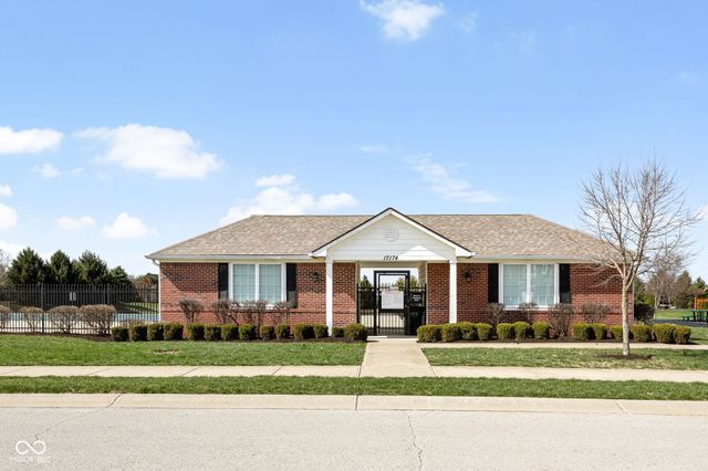 865 Burntwood Way, Westfield, IN 46074