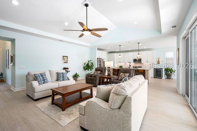 776 St. Somewhere Dr, Hardeeville, SC 29927