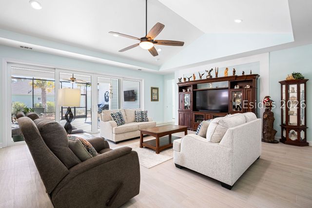 776 St. Somewhere Dr, Hardeeville, SC 29927