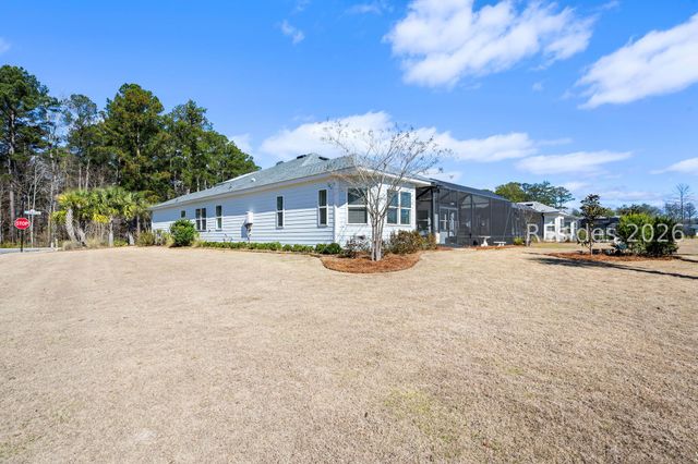 776 St. Somewhere Dr, Hardeeville, SC 29927