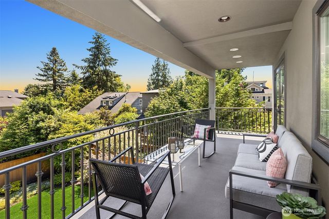 1810 Madrona Drive, Seattle, WA 98122