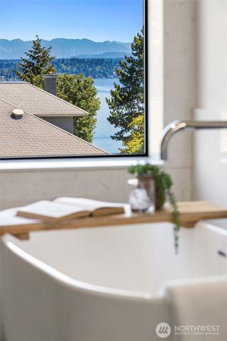 1810 Madrona Drive, Seattle, WA 98122
