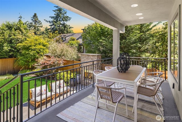 1810 Madrona Drive, Seattle, WA 98122