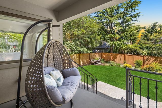 1810 Madrona Drive, Seattle, WA 98122