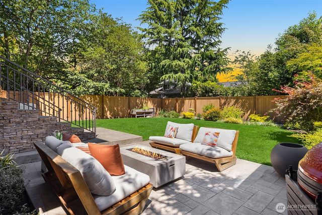 1810 Madrona Drive, Seattle, WA 98122