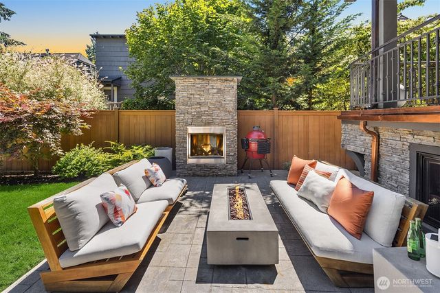 1810 Madrona Drive, Seattle, WA 98122