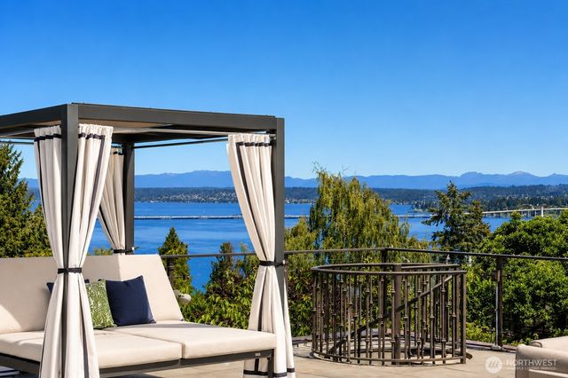 1810 Madrona Drive, Seattle, WA 98122