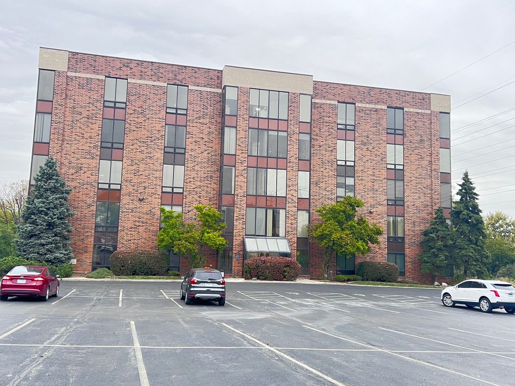 7808 W COLLEGE Drive 1SE, Palos Heights, IL 60463