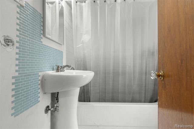 6130 Steadman Street, Dearborn, MI 48126