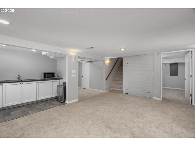 3825 Ne 63RD Ave, Portland, OR 97213