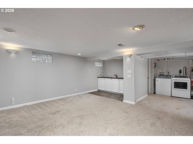 3825 Ne 63RD Ave, Portland, OR 97213