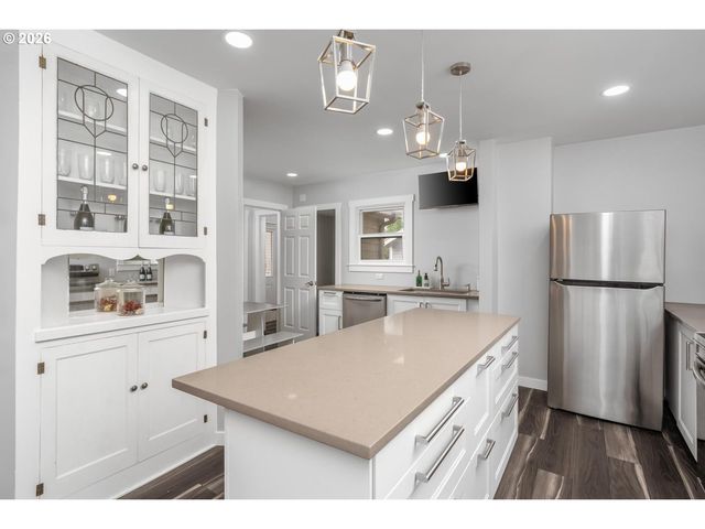 3825 Ne 63RD Ave, Portland, OR 97213