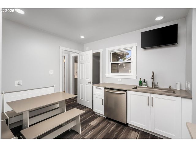 3825 Ne 63RD Ave, Portland, OR 97213